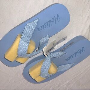 (NEW) Hollister platform blue flip flops